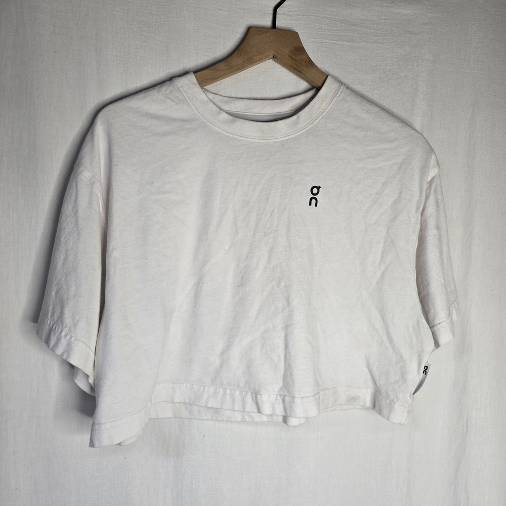 On Running Club Boxy-T T-Shirt Womens L White Cotton Blend Logo Crop Athleisure